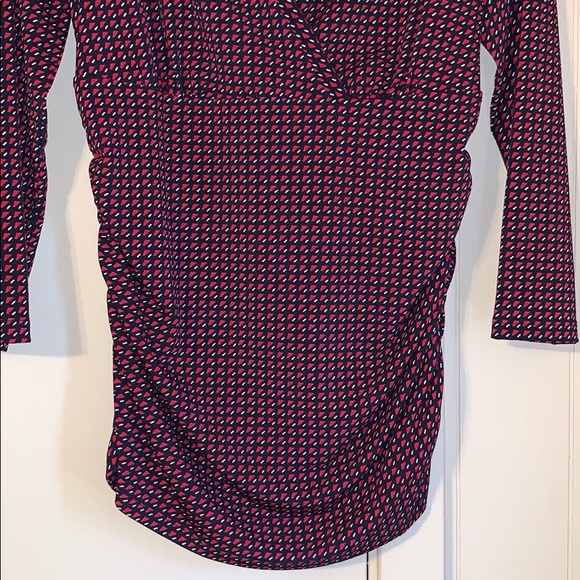 ❌SOLD❌ Ann Taylor Medium V-neck Top w/Ruching Navy - Picture 6 of 8
